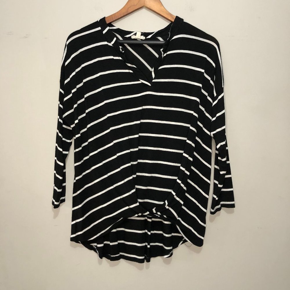 Madigan Long Sleeve Striped Vneck Blouse Black/White Small